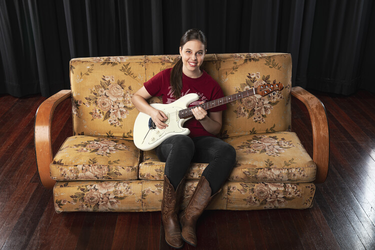Ellen Tefanis, singer in Adelaide, photo 3