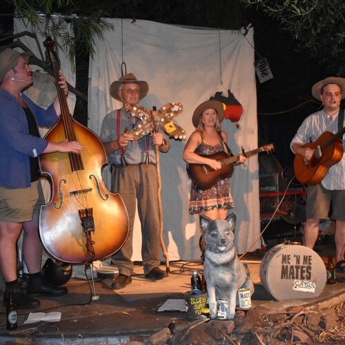 Me 'N Me Mates, bush band in Adelaide, photo 2
