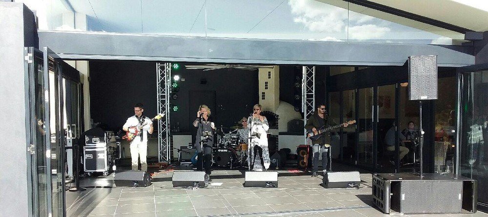 Velvet, cover band in Adelaide, photo 3