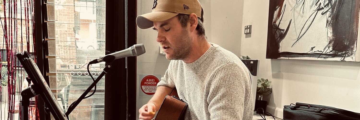 Tom Wells, singer in Adelaide, photo 3