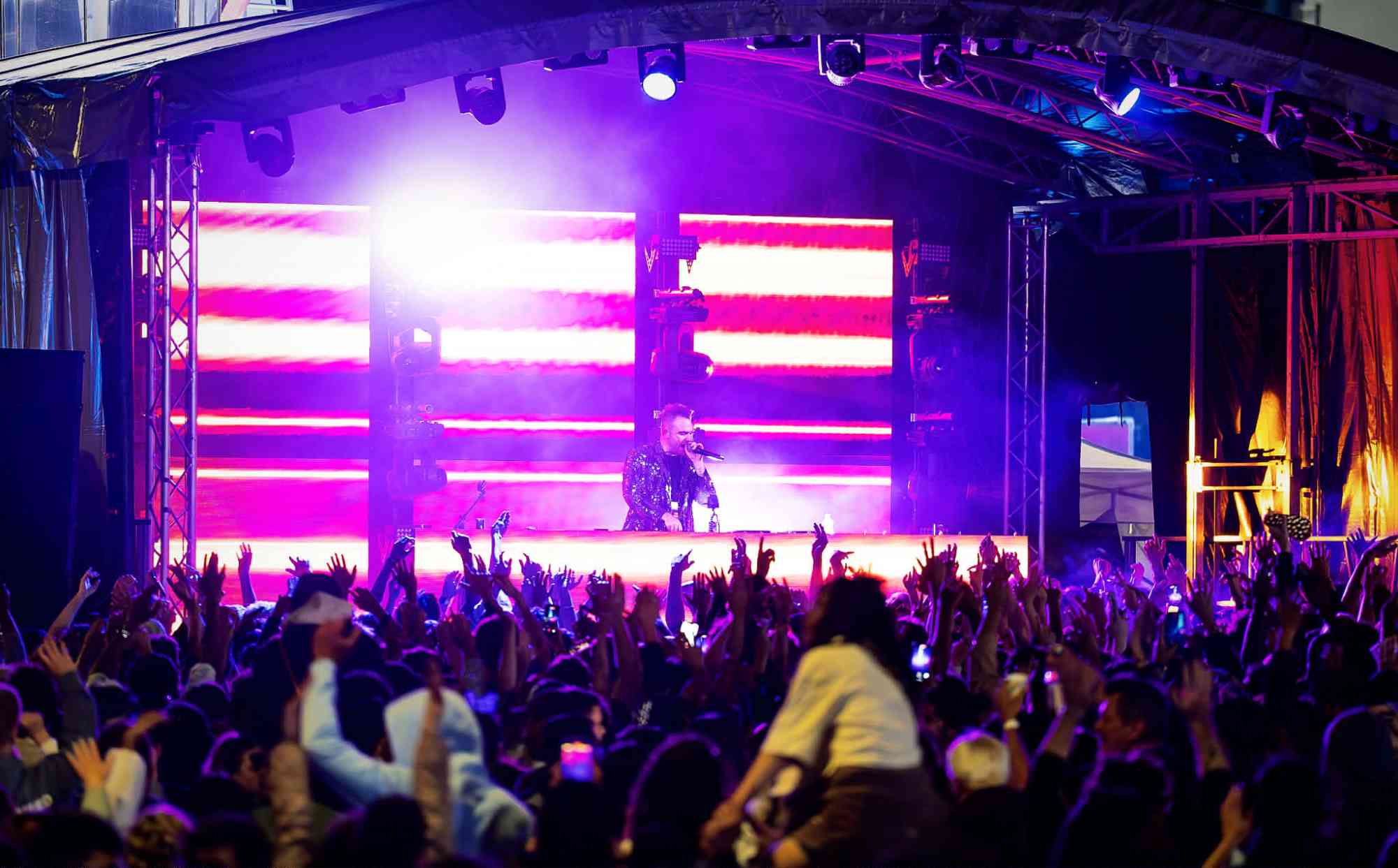 DJ Dylan Manov, live in Adelaide, photo 2