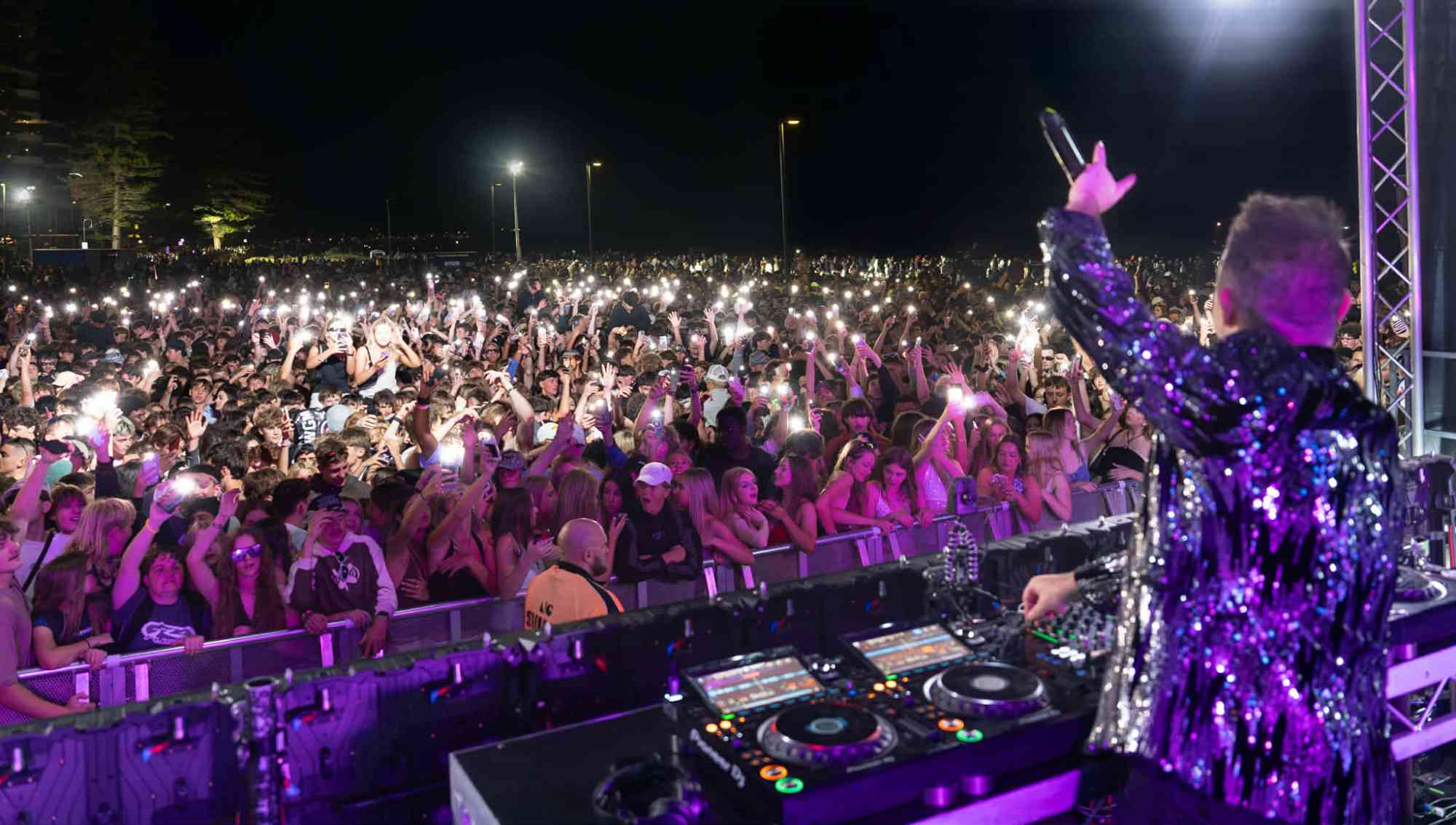 DJ Dylan Manov, live in Adelaide, photo 3