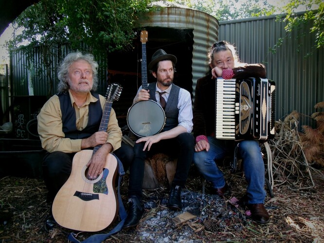 The Dawn Birds, folk band in Adelaide, photo 3