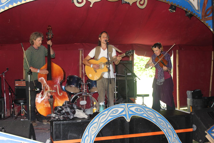 Whitedog, musical soloist in Albury, photo 2