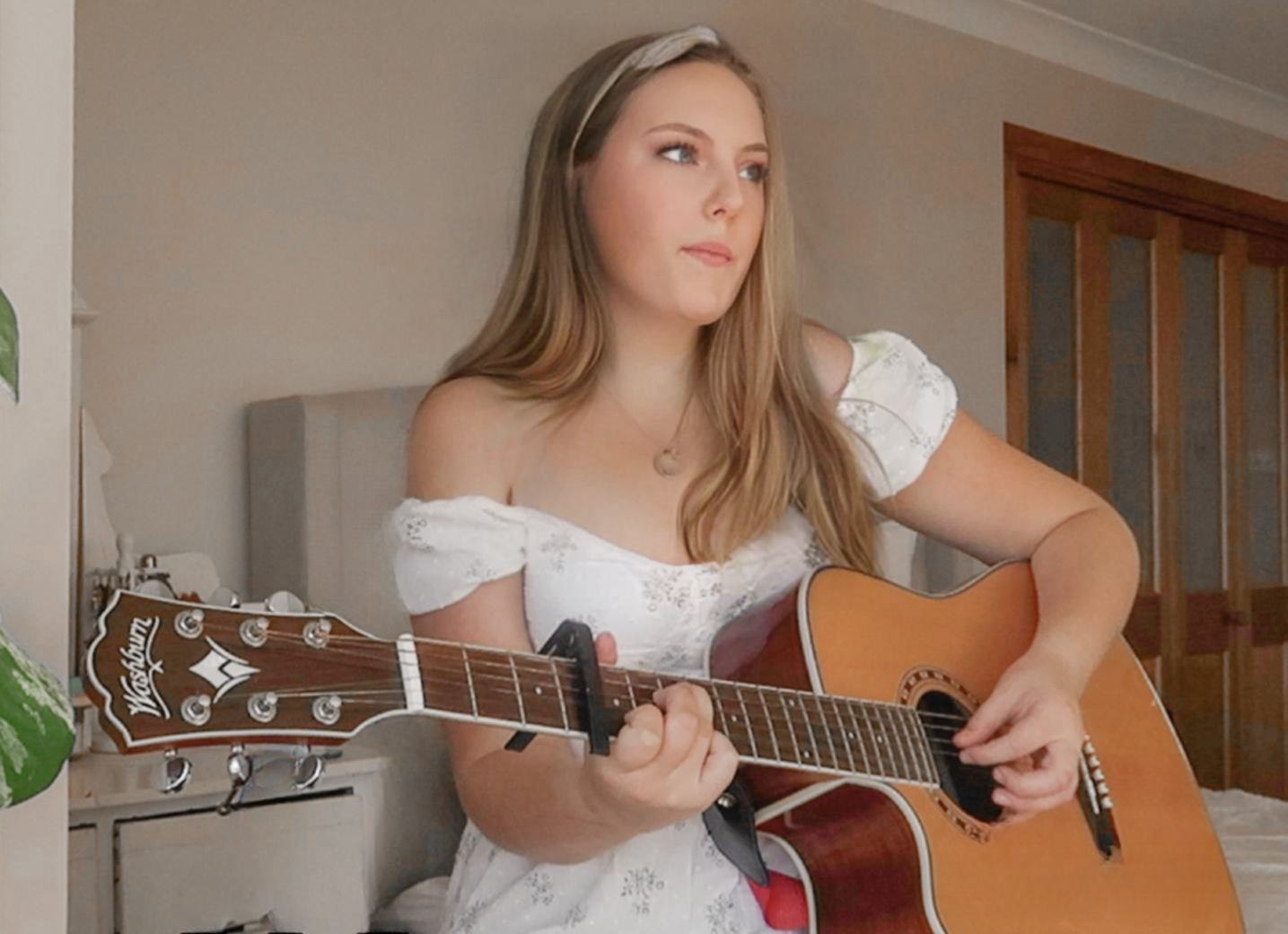 Lauren Amber, singer-songwriter in Bowral