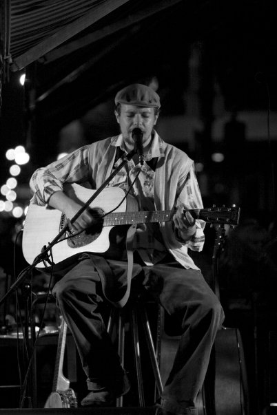 Nye Stewart, singer-songwriter in Brisbane