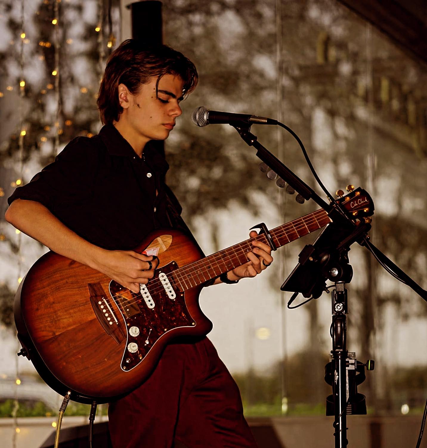 Dennis Comino, singer in Brisbane, photo 2
