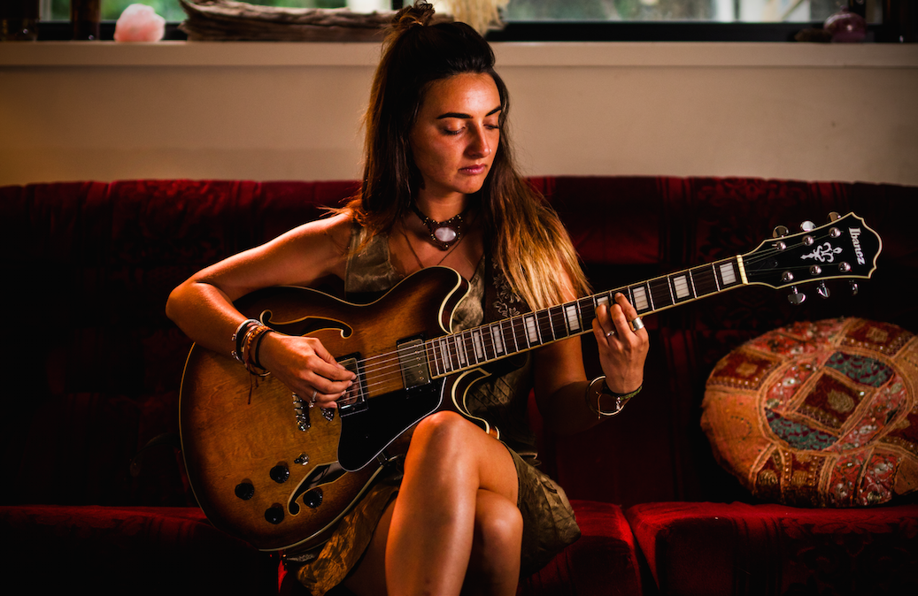 Lily Taloola, singer in Brisbane, photo 2