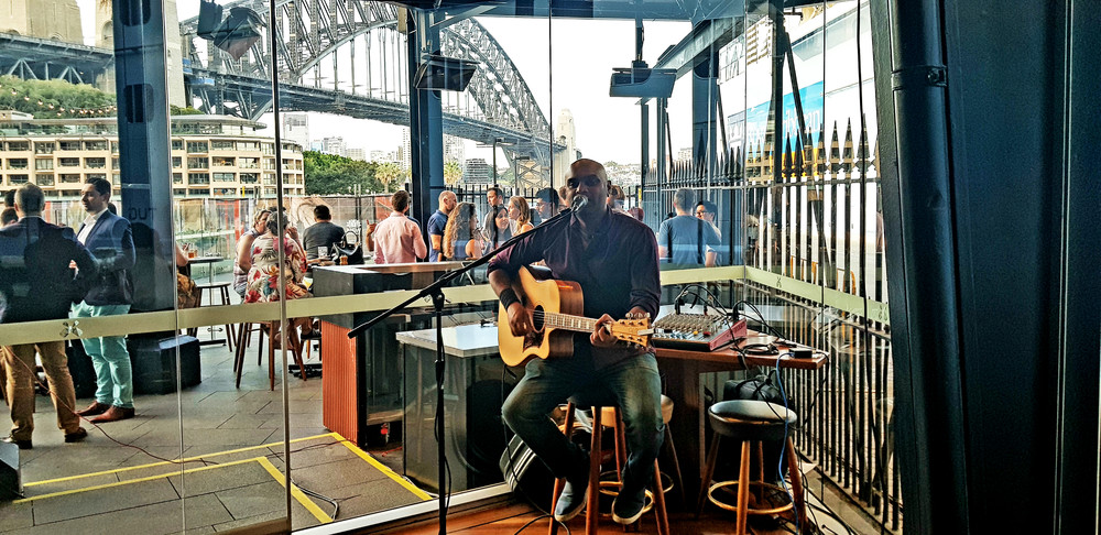 Shane Wolf - River City Sling - Triplescore, musical soloist in Brisbane, photo 3