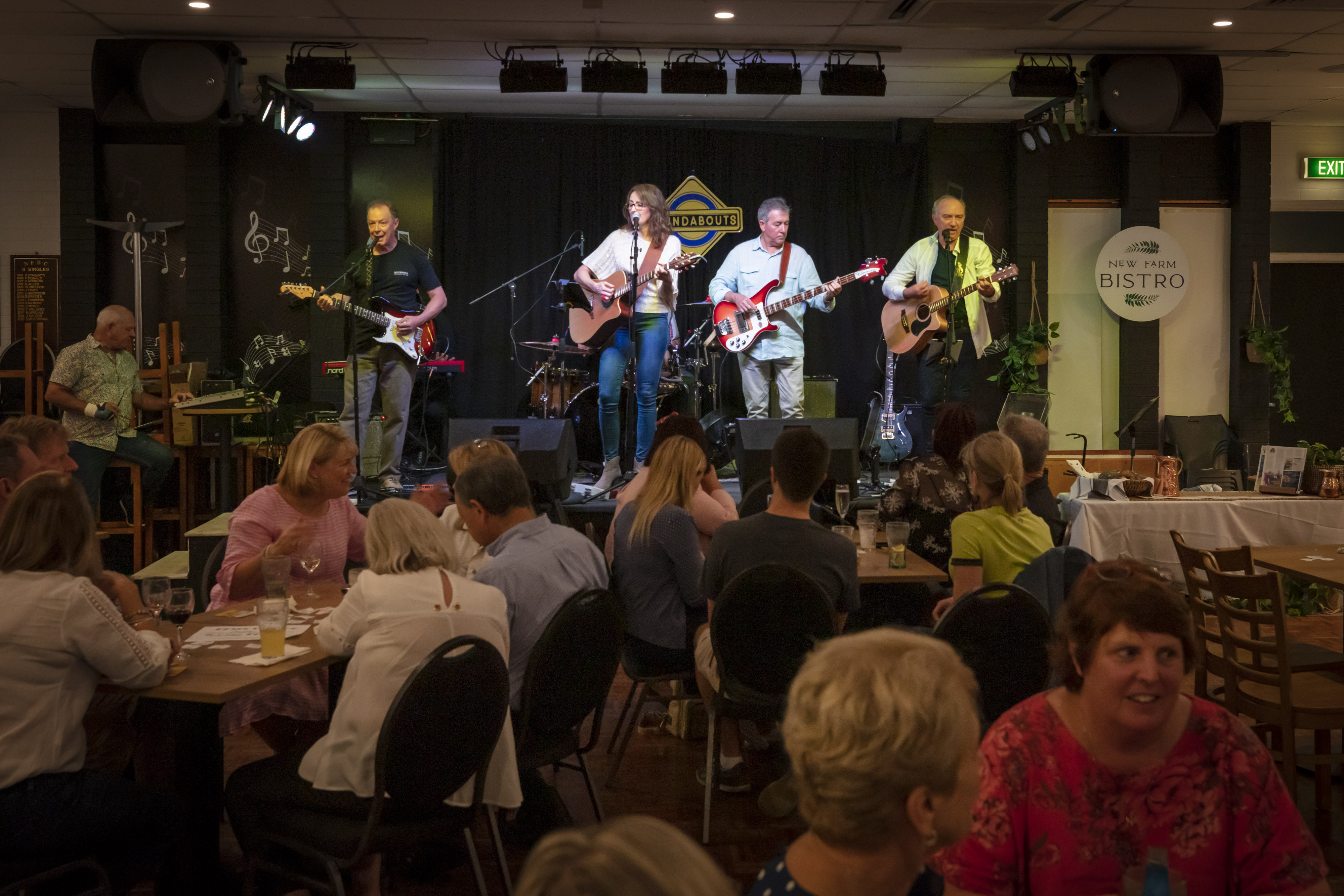 Roundabouts, cover band in Brisbane, photo 2