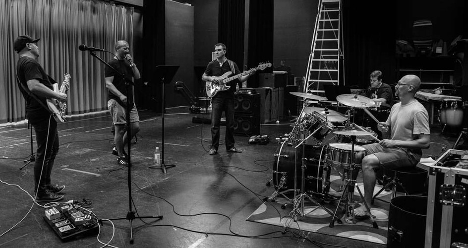The Mirror Keys, cover band in Brisbane, photo 3