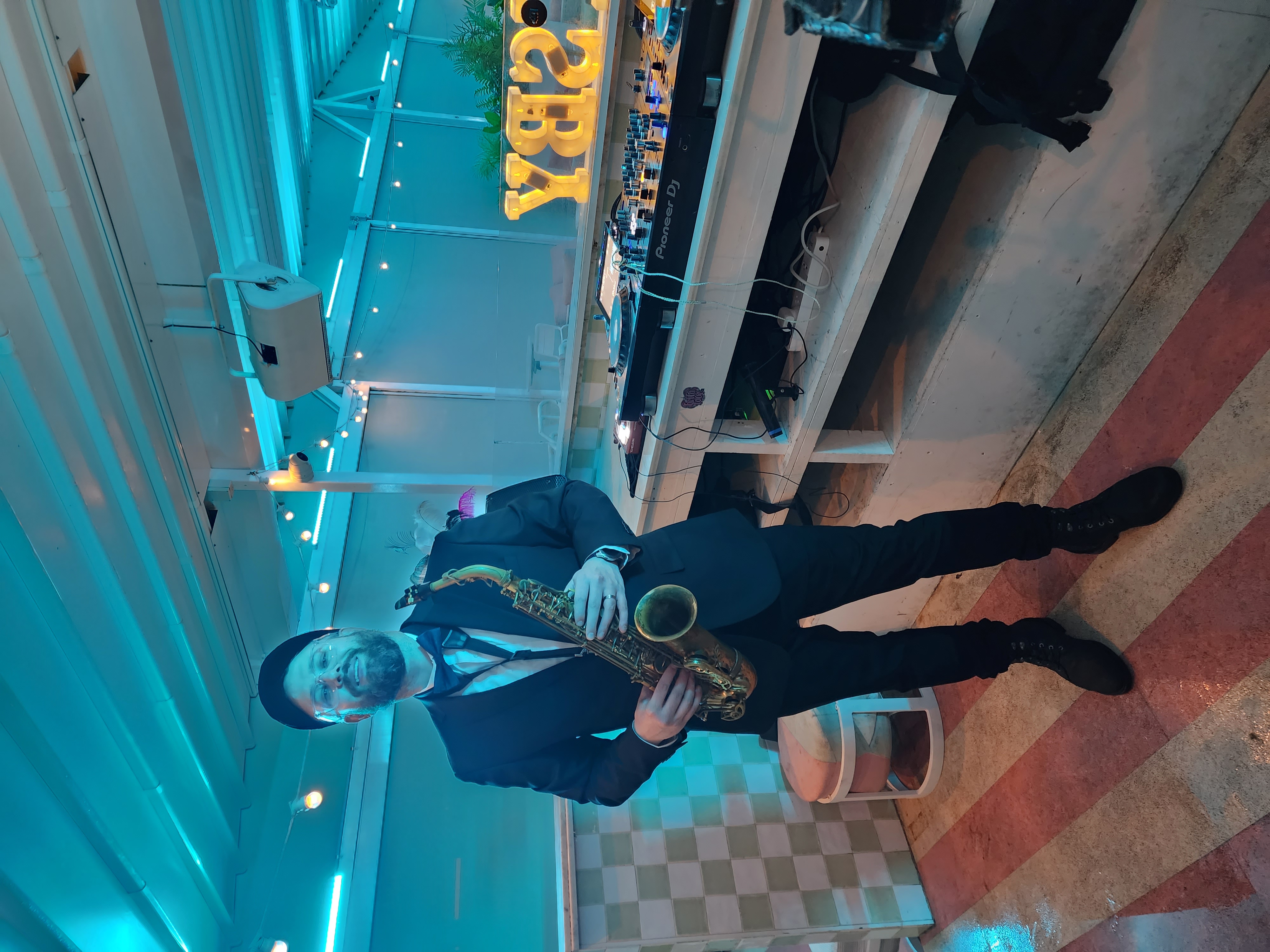 Mr Smith, dj and saxophone in Brisbane