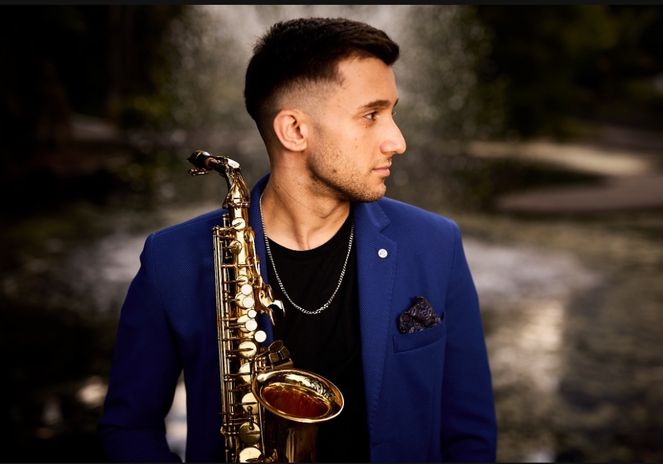 SAX Bianco, saxophone player in Brisbane
