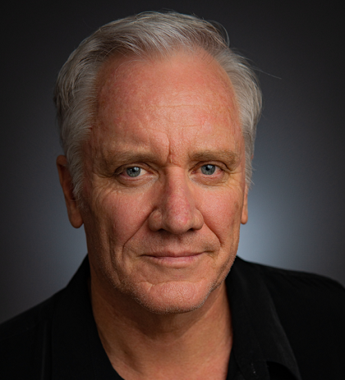 Chris Herden, singer in Brisbane