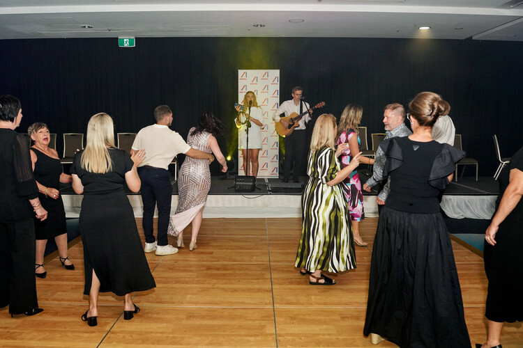 Liliya Butonova, singer in Brisbane, photo 3
