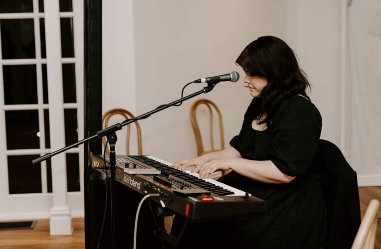 Shani Miriam, pianist and singer solo in Brisbane, photo 3