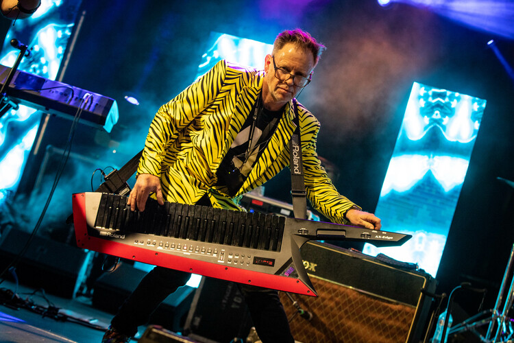 The 80s Vs 90s Show, tribute band in Brisbane, photo 3
