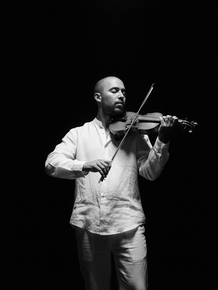 Basil, violinist in Brisbane, photo 2