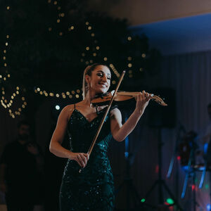 Evangeline Victoria, violinist in Brisbane, photo 2