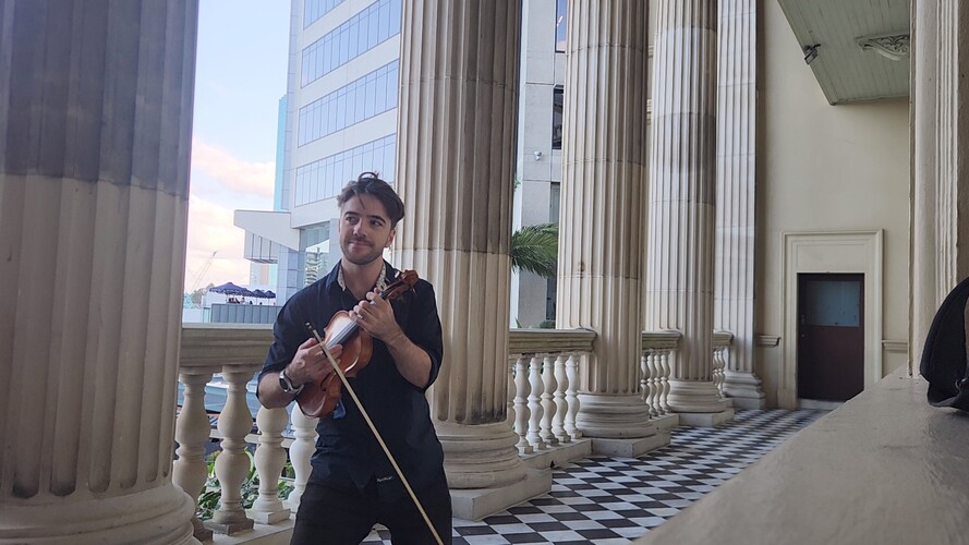Gareth Mewes, violinist in Brisbane, photo 3