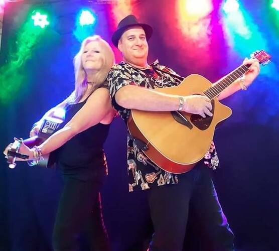 2EZ, musical duo in Bundaberg Central, photo 3