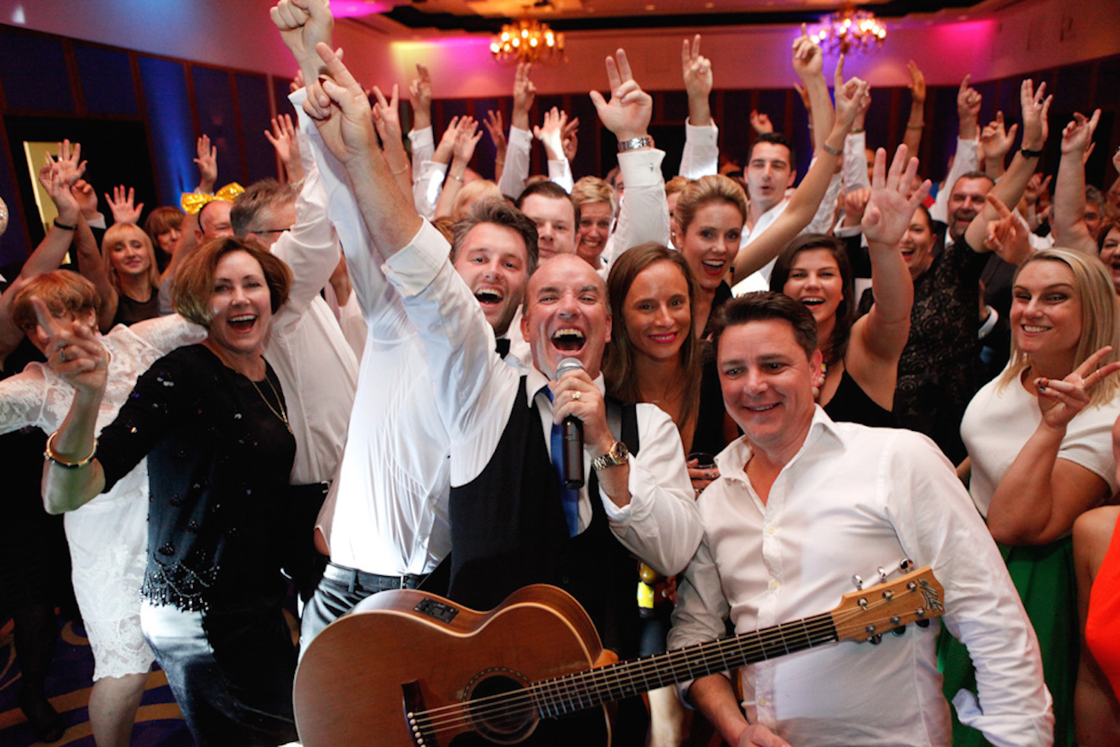 Tony George Entertainment, cover band in Cairns, photo 2