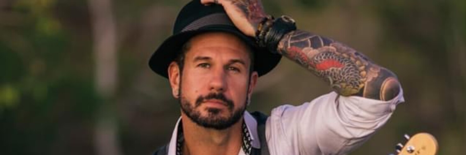 Zak Dylan, singer-songwriter in Cairns North