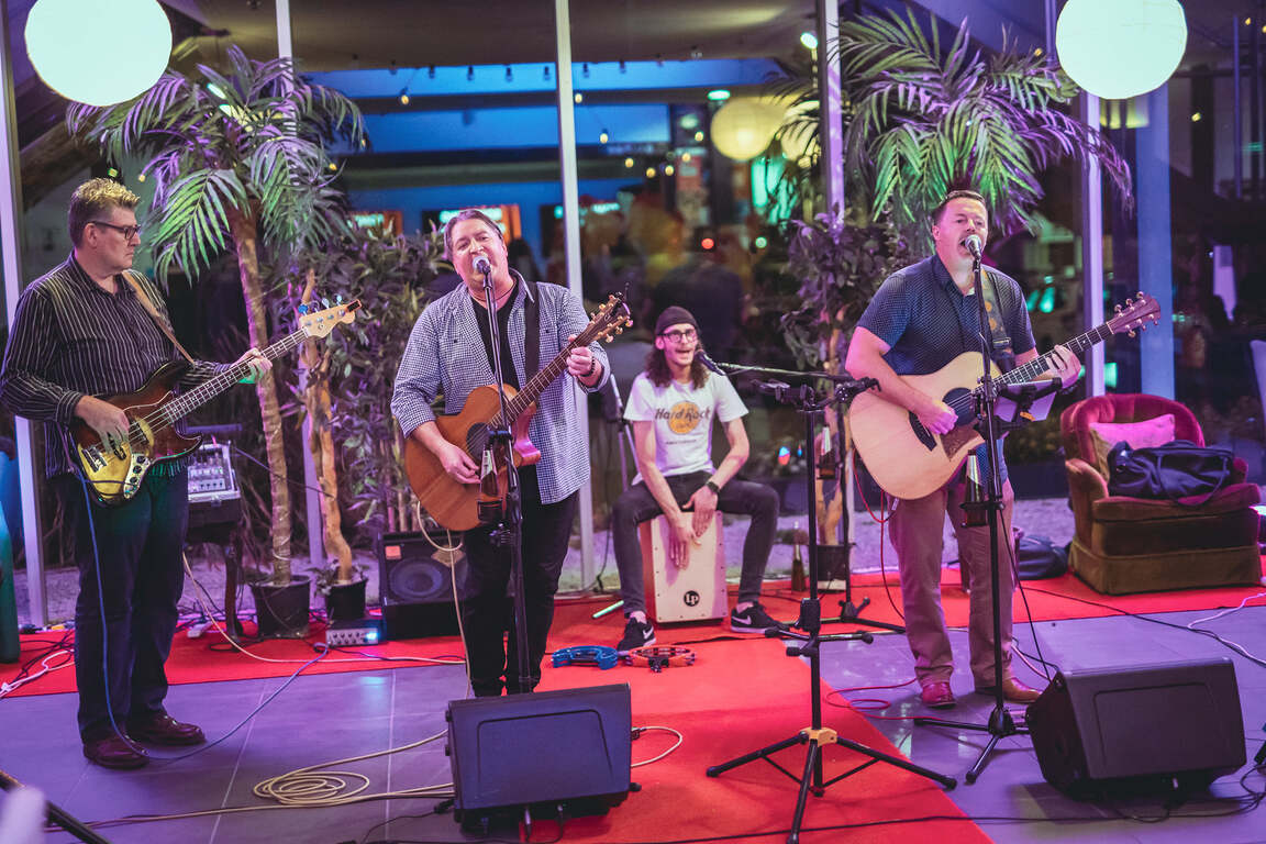 Woodface, wedding band in Canberra, photo 3