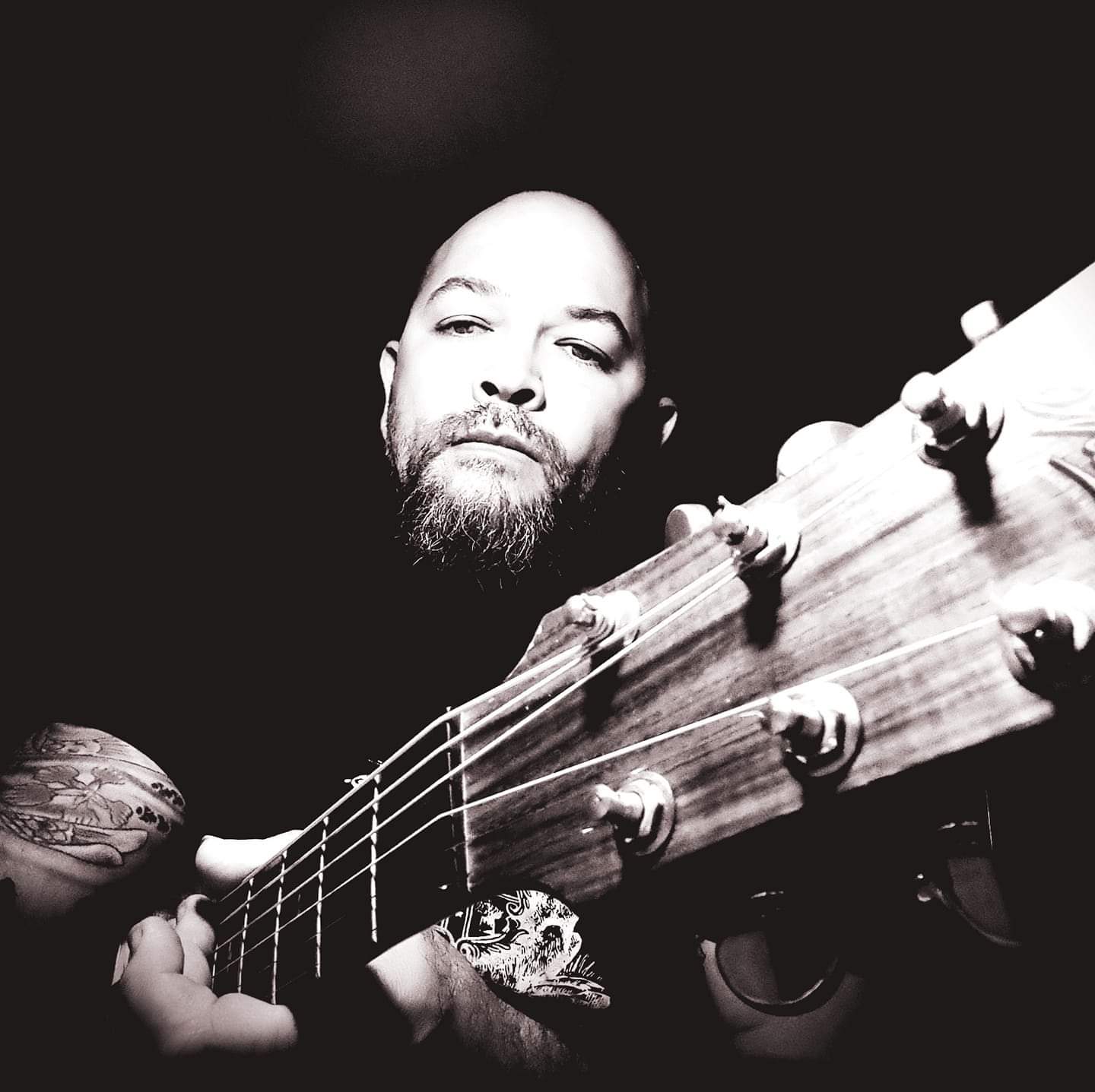 Darryl Barba, singer in Darwin, photo 2