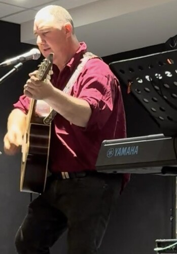 Rob Charlton, singer in Dubbo, photo 3