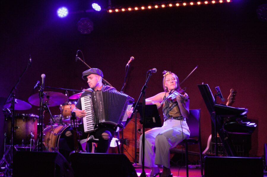 Emily Gelineau & Danilo da Paz, entertainer in Perth, photo 2