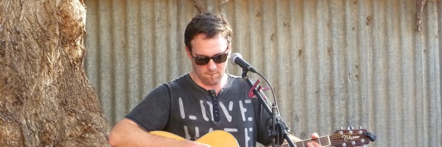 Dean Betts Music, musical soloist in Geelong