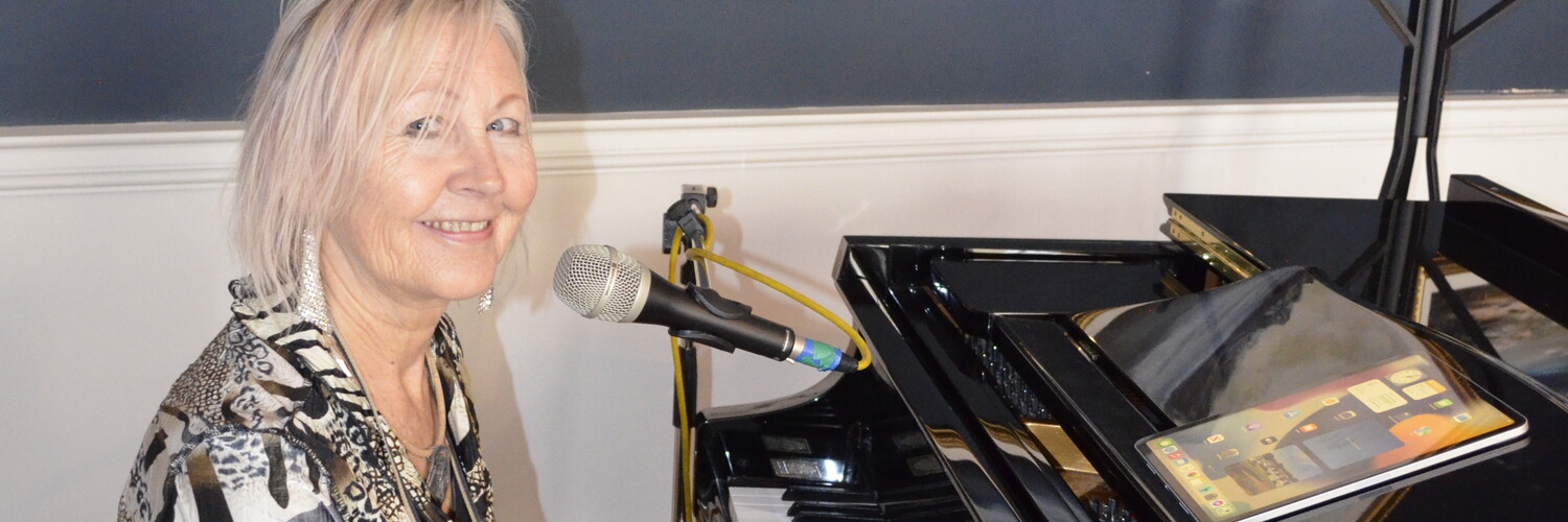 Suzanne Petersen, singer-songwriter in Geelong, photo 3