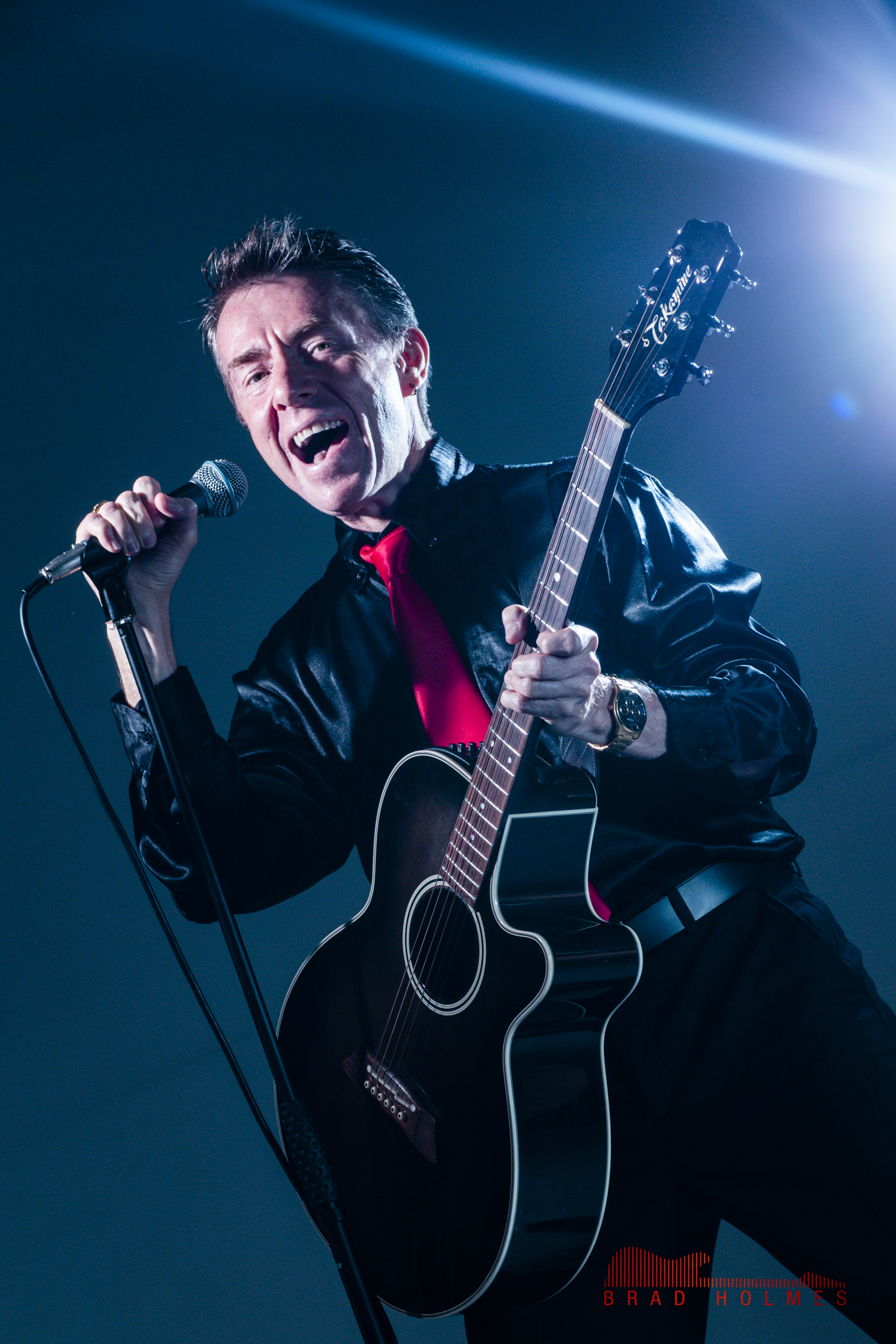 Brad Holmes, singer in Gold Coast