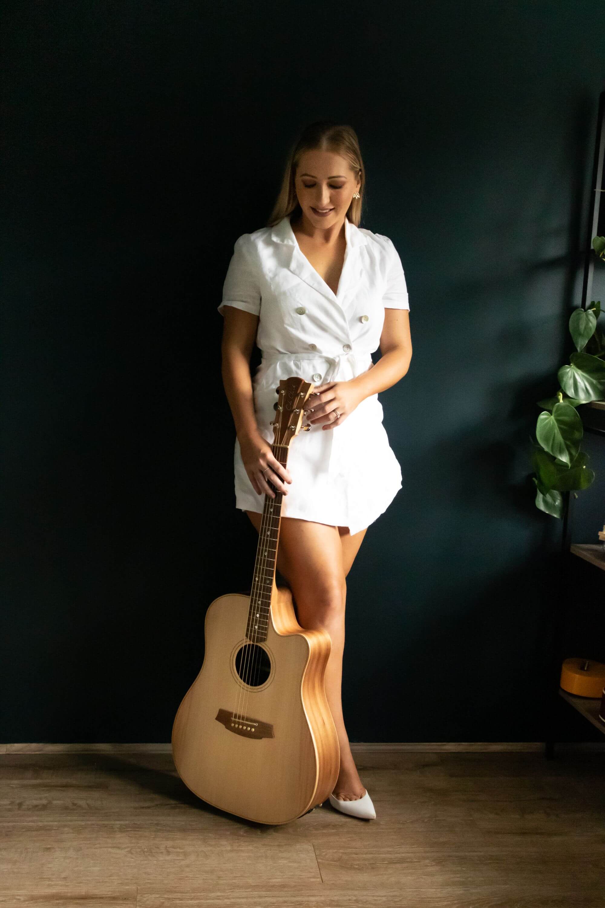 Hollea Music, singer in Gold Coast