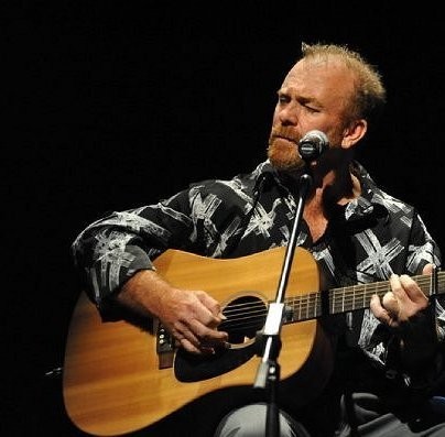 Paul Bonner Jones, singer-songwriter in Gold Coast, photo 3