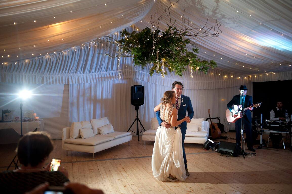 The Hunter Valley Wedding Singer, wedding band in Hunter Valley, photo 3
