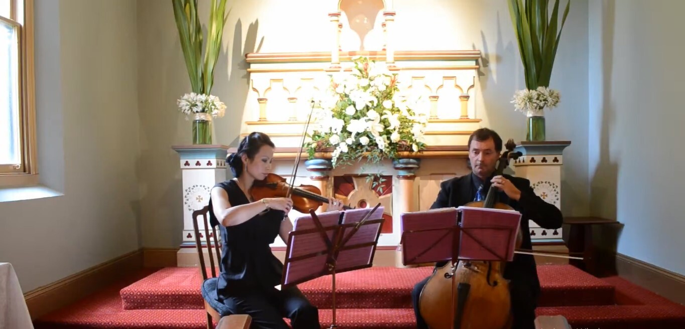 Two Play Strings, wedding band in Hunter Valley, photo 2