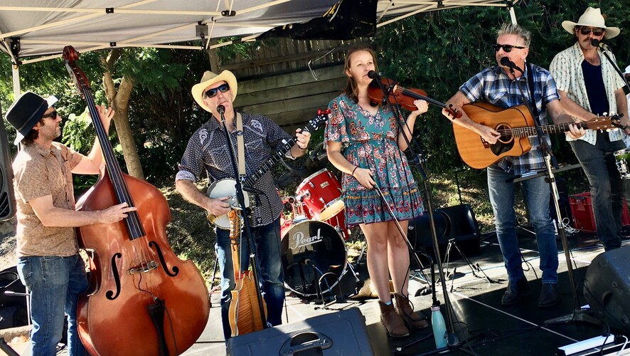 The Water Runners, folk band in Kiama, photo 3