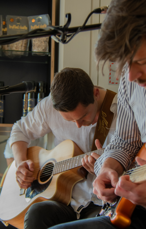 Conall Cassidy, singer in Launceston, photo 2
