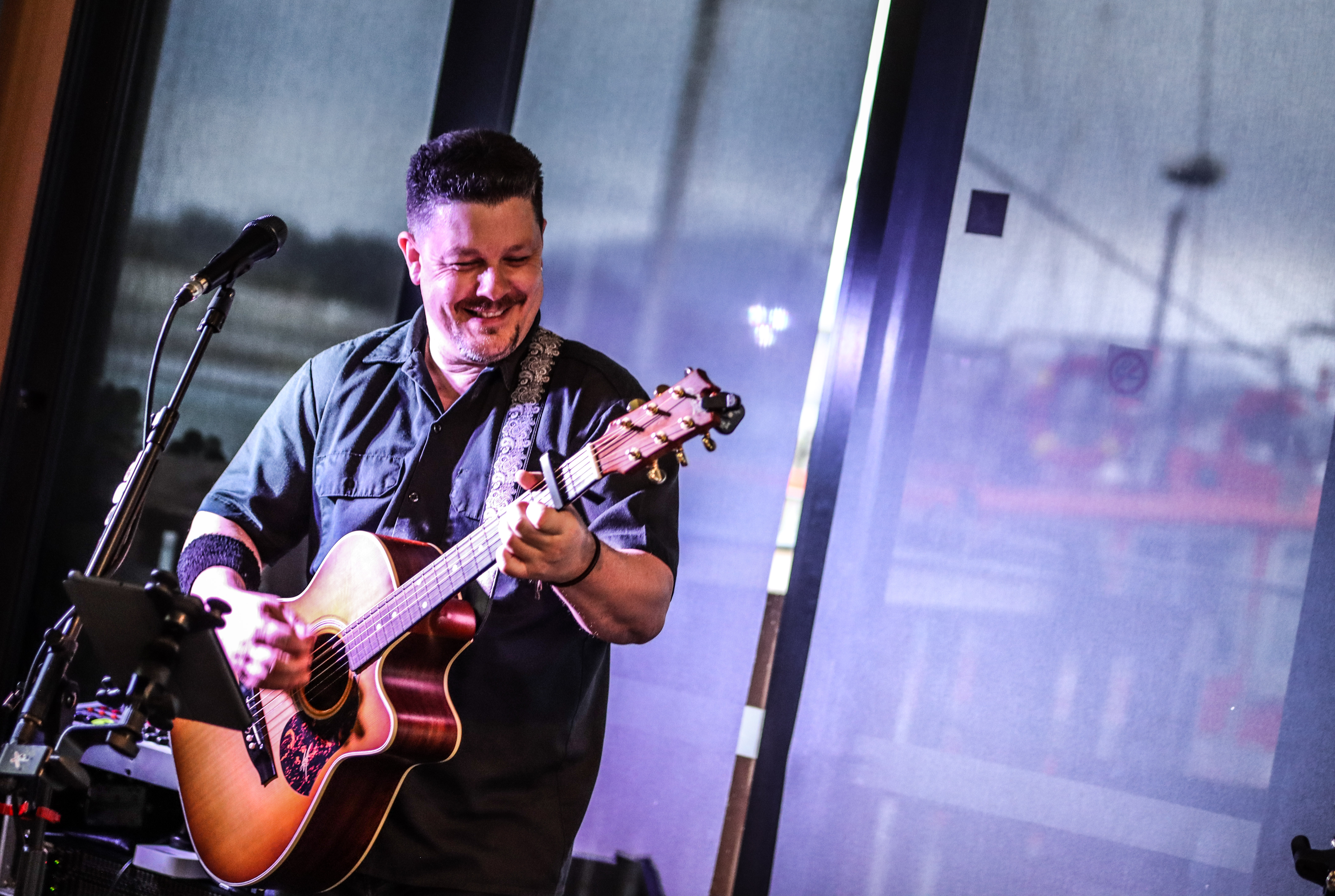Scott Lewis, singer in Launceston, photo 2