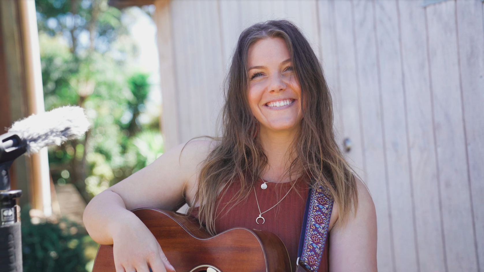 Emjay Angeni, singer-songwriter in Margaret River