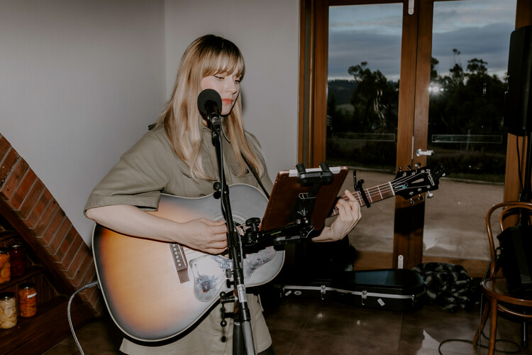 Charlie, singer-songwriter in Melbourne, photo 3