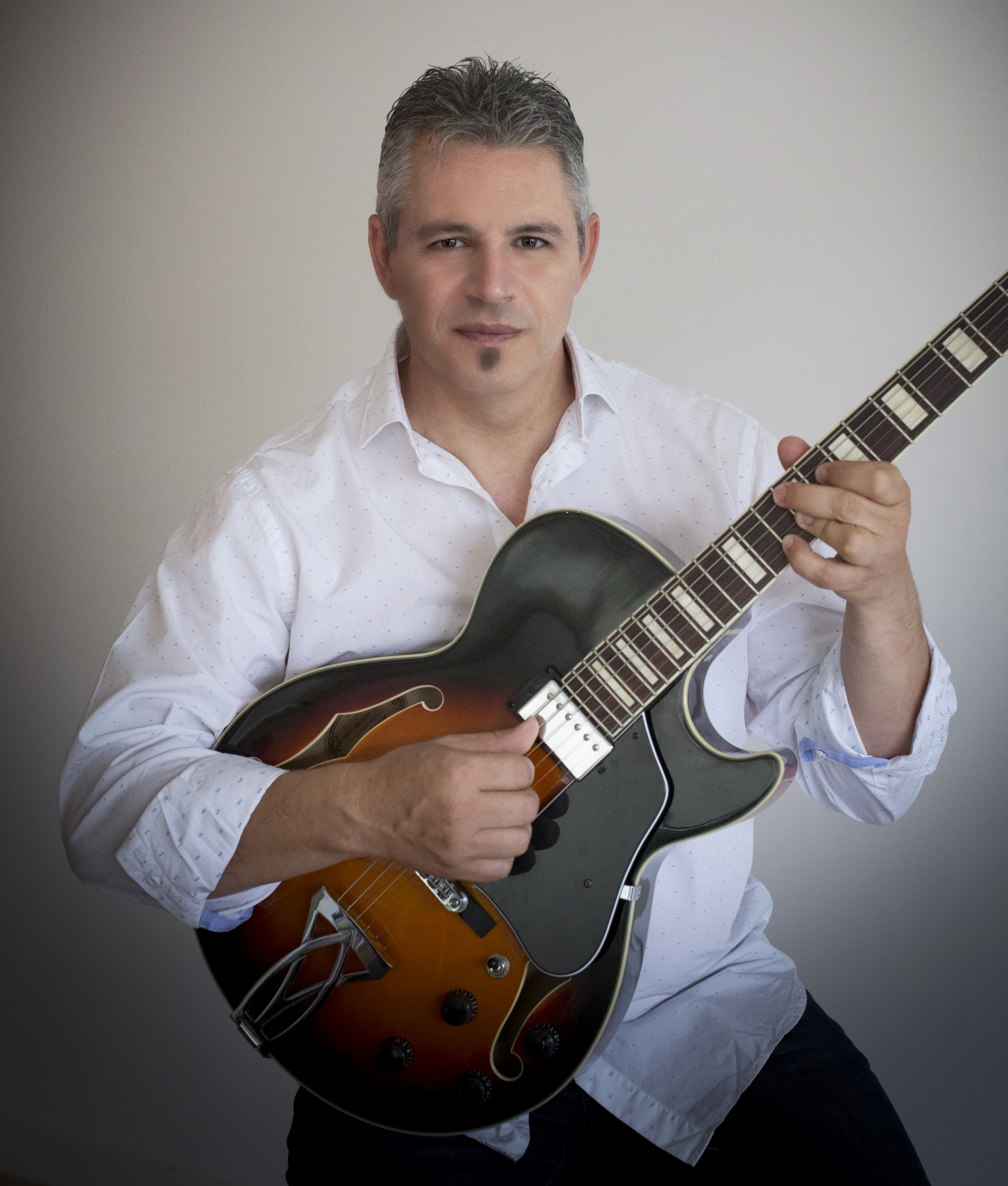 Jim Bazis, singer in Melbourne, photo 2