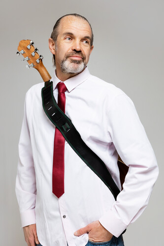 Kieran J Phillips, singer in Melbourne, photo 2