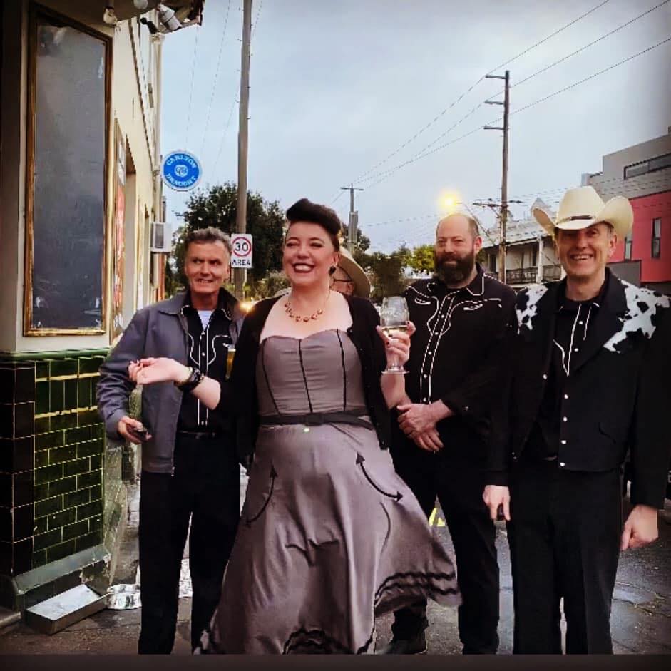 The Brunswick Troubadours, cover band in Melbourne, photo 2