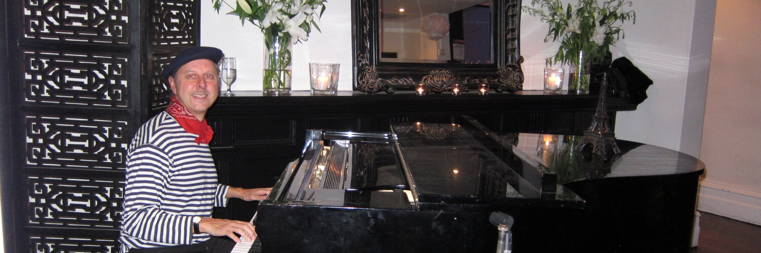Pianoman Phil, pianist and singer solo in Melbourne, photo 3