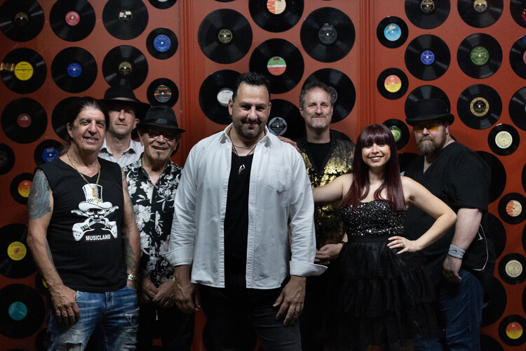 Songs Of Farnham, tribute band in Melbourne, photo 3
