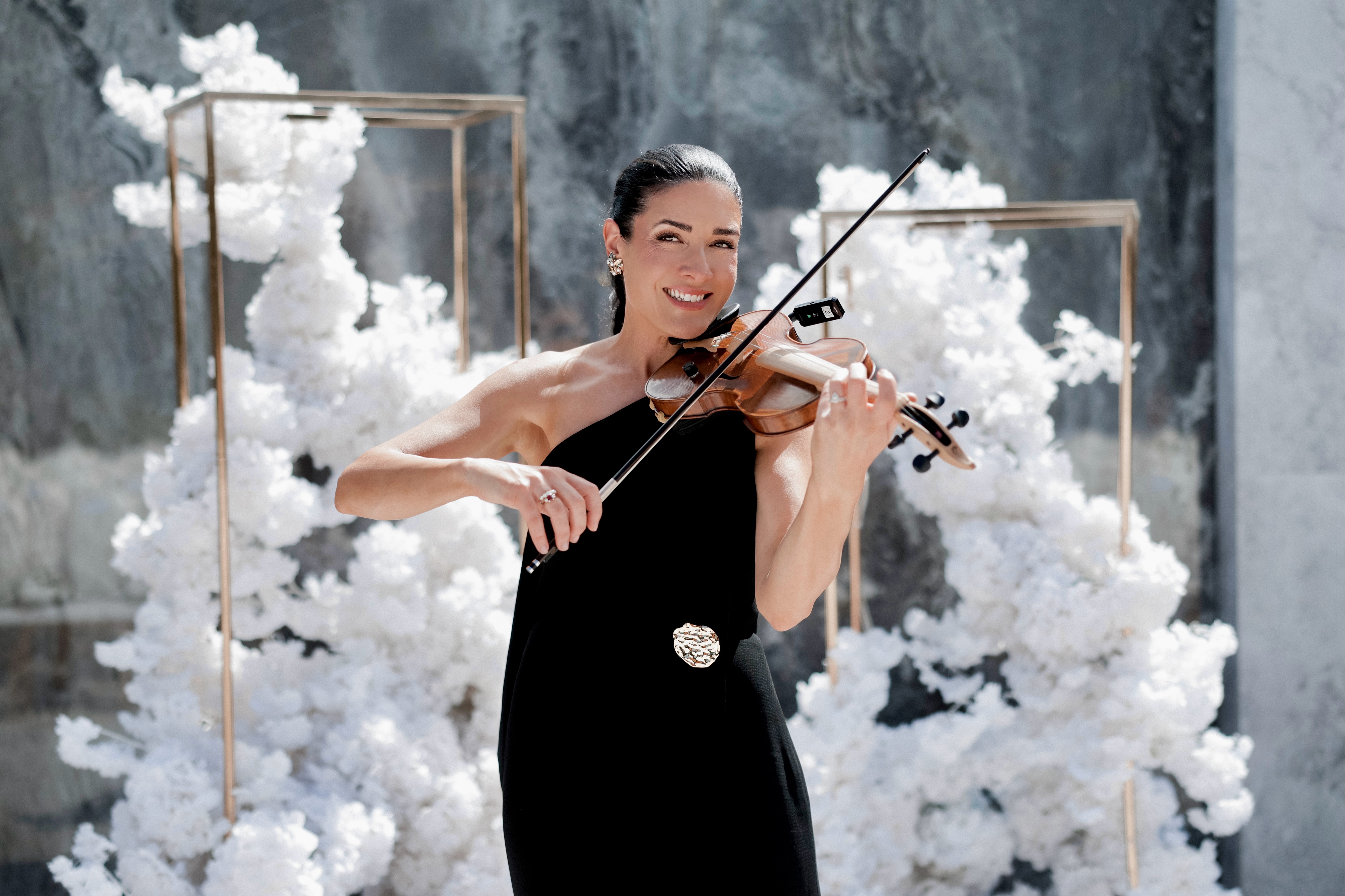 Elisha, violinist in Melbourne, photo 2