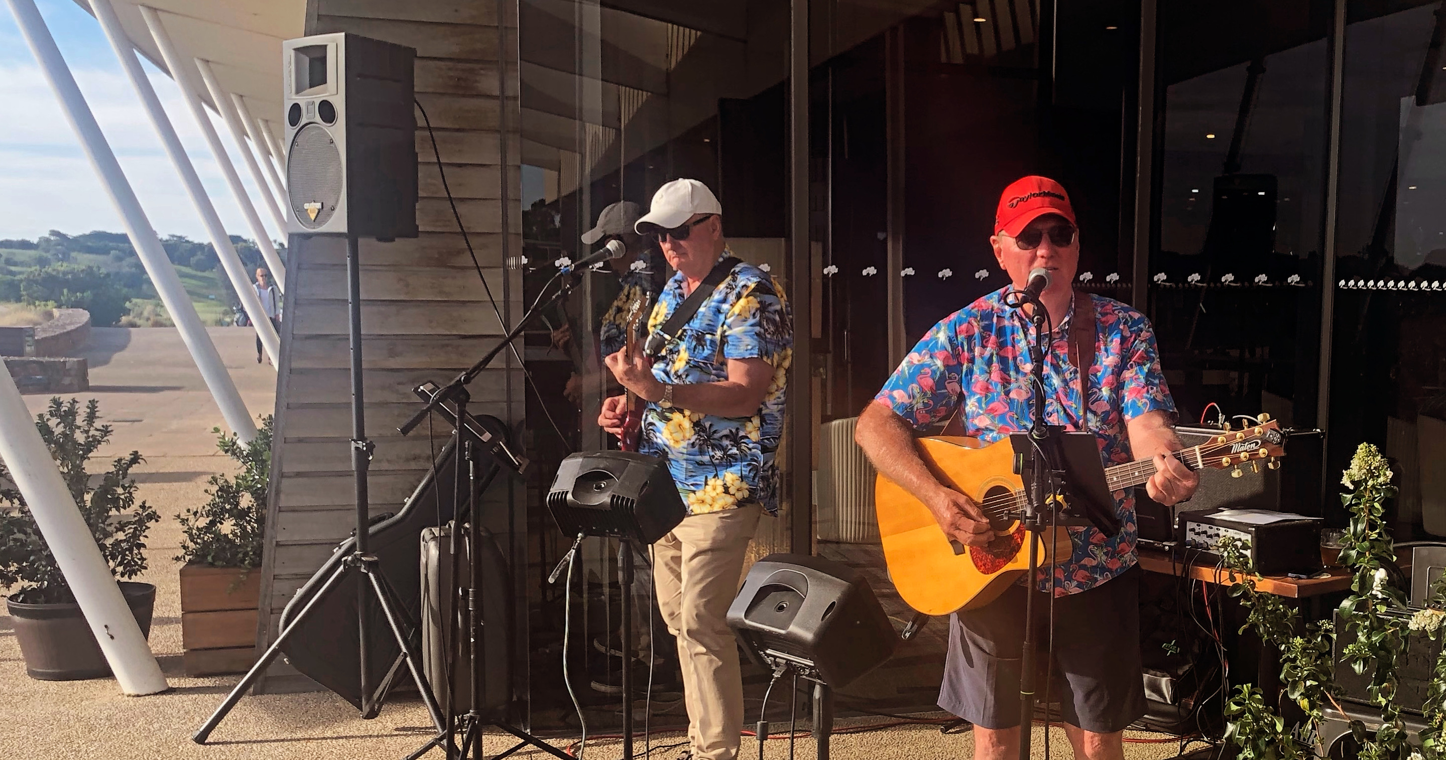 Hogan & Carruthers, musical duo in Mornington